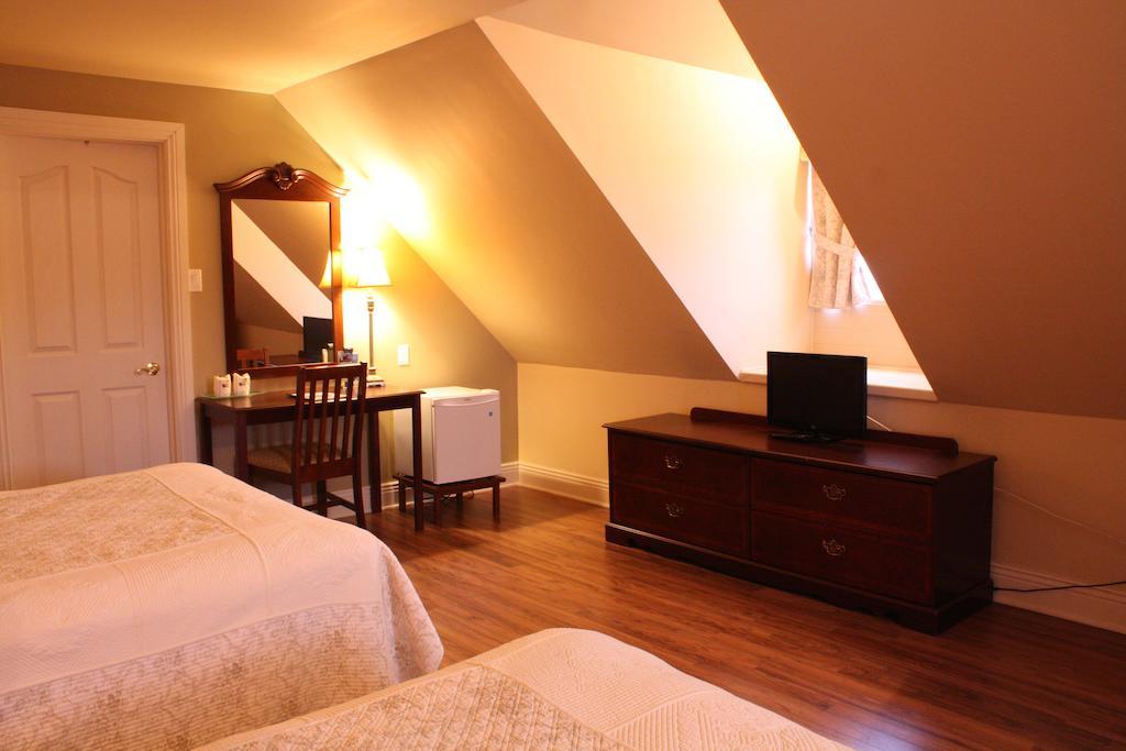 Auberge Chateau Lamontagne Sainte Anne des Monts Room photo